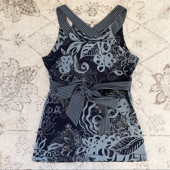 BCBGMaxAzria Blue Printed Sleeveless Wrap Top Size Small - Picture 2 of 15